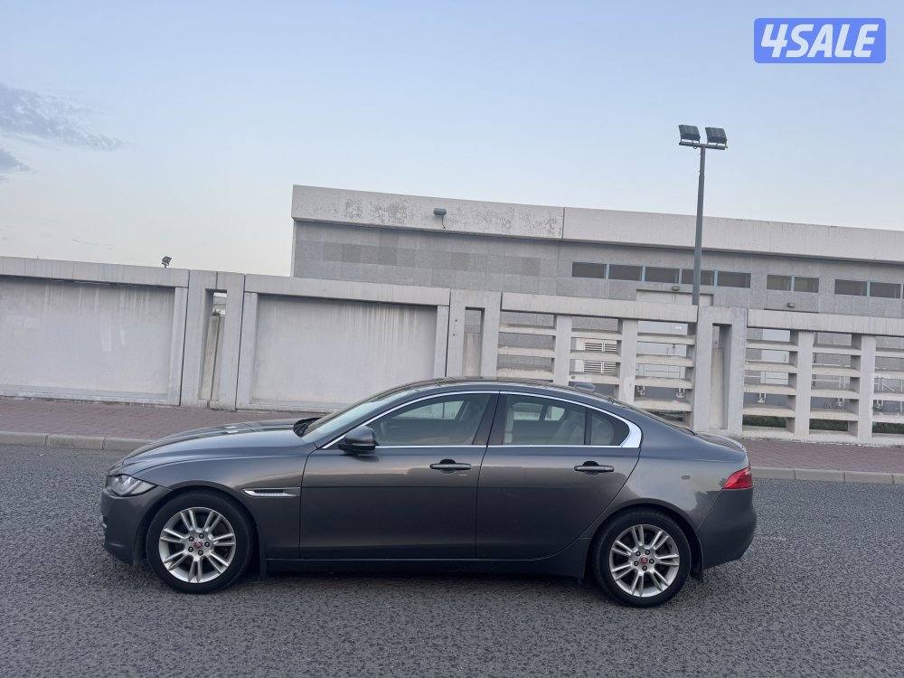 جاكوار XE الدرجة الاولى ماشيه 1042