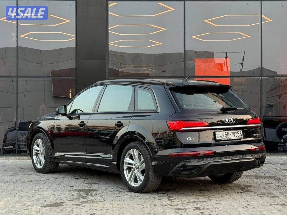 AUDI Q7 QUATTRO Sline _2021 صبغ الوكالة3
