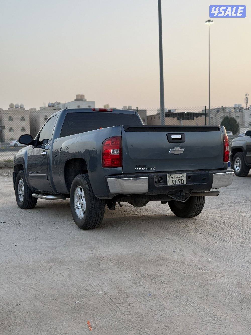 للبيع سلفرادو  ٢٠٠٩4