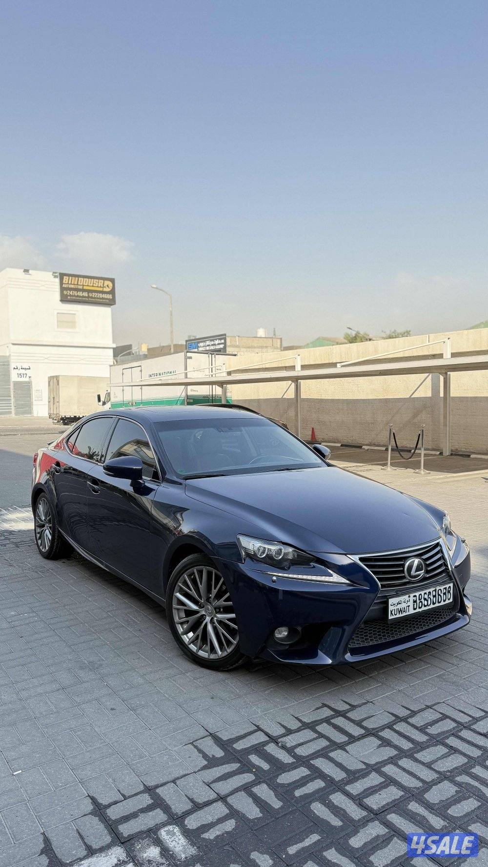 للبيع لكزس IS250 V6 مالك الثاني0