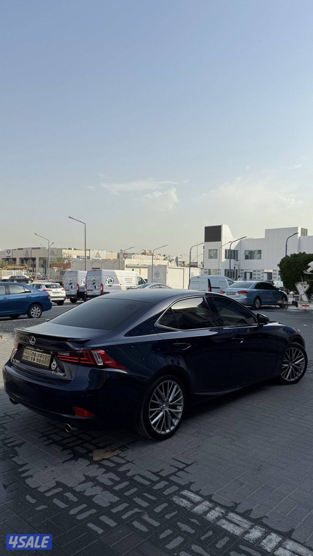 للبيع لكزس IS250 V6 مالك الثاني3