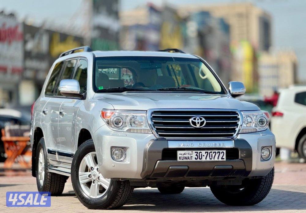 لاندكروزر سته سلندر 2015 بحالة جداً طيبه1