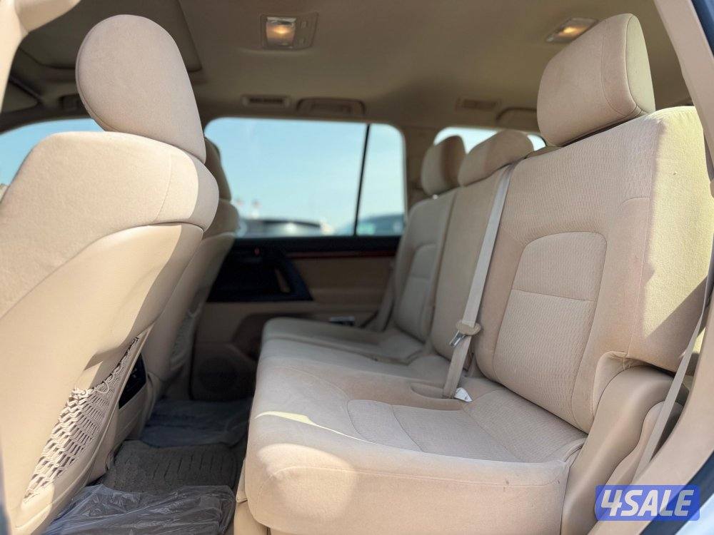 لاندكروزر سته سلندر 2015 بحالة جداً طيبه5