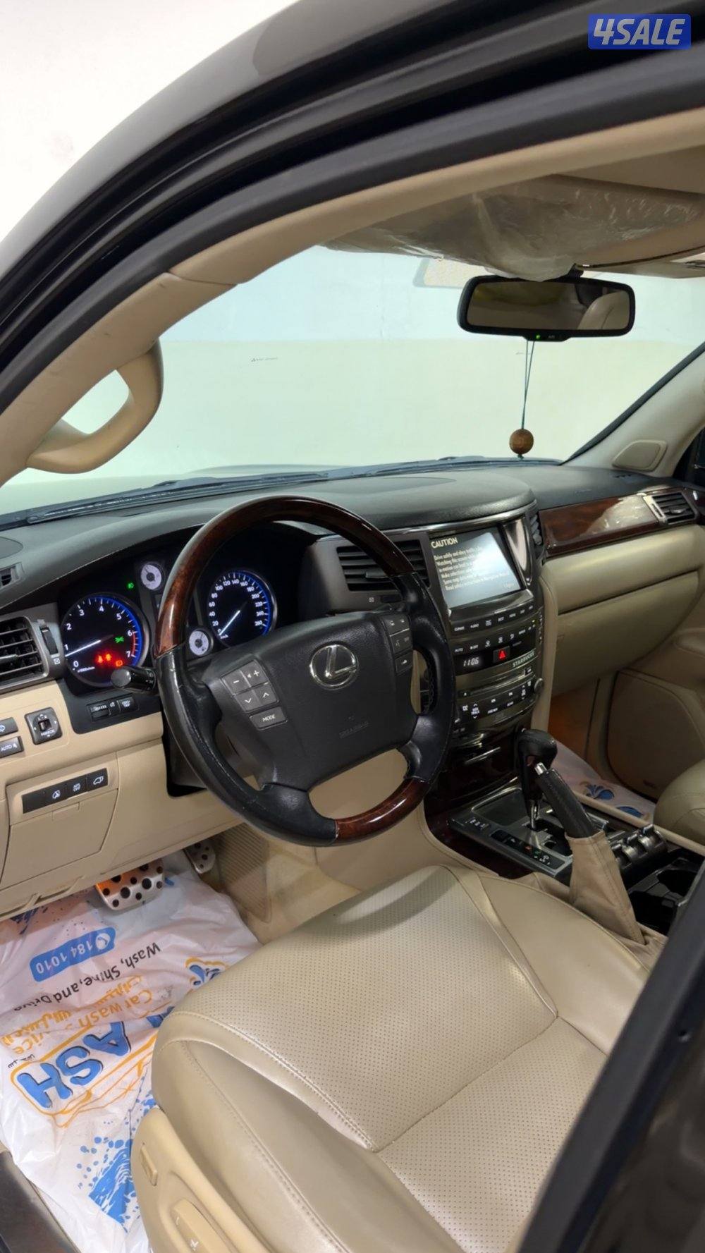 للبيع جيب لكزس1