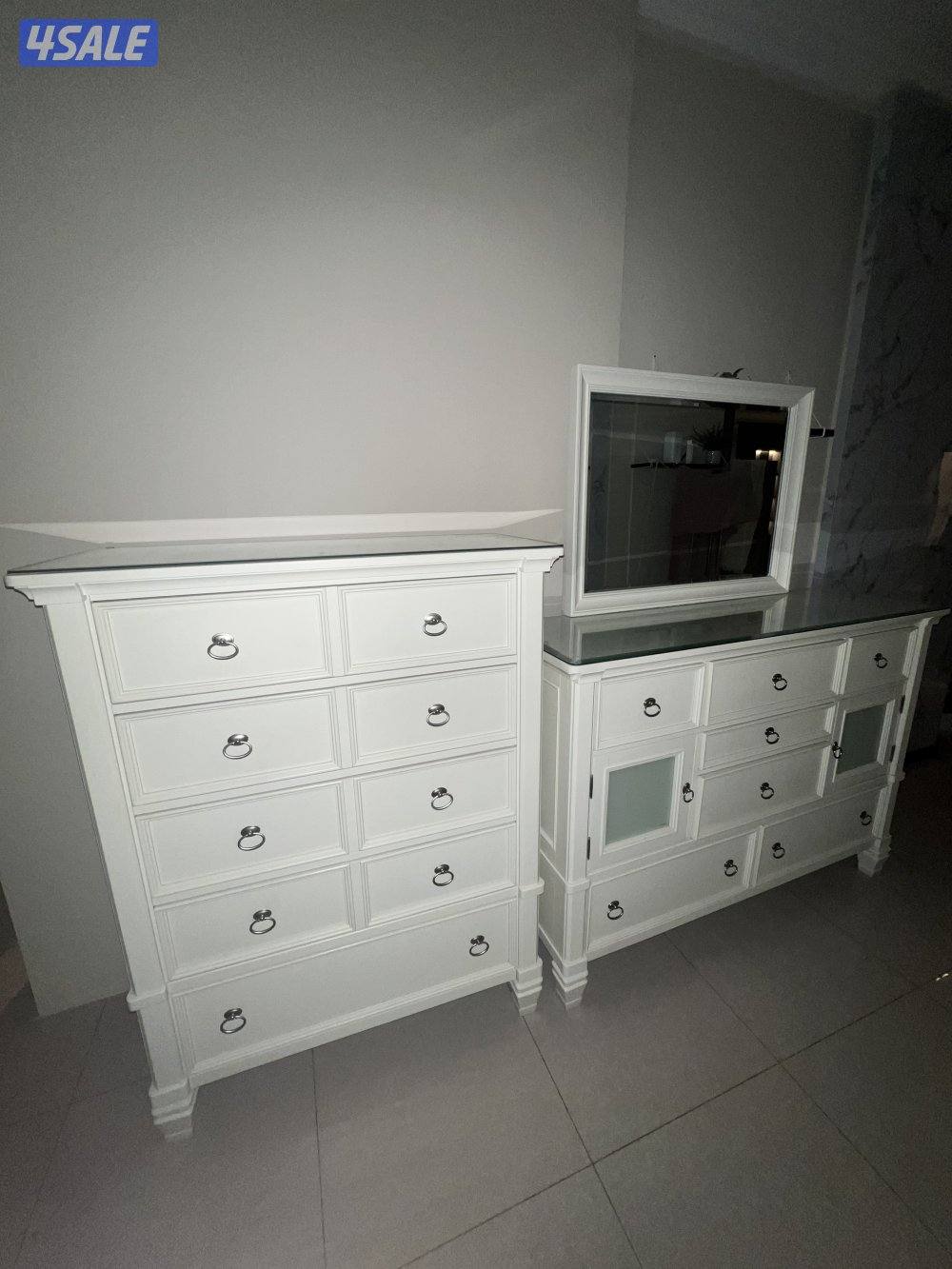 شفرينه لون ابيض بحالة جداً ممتازة1