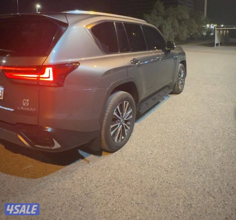 جيب لكزس المالك الاول2