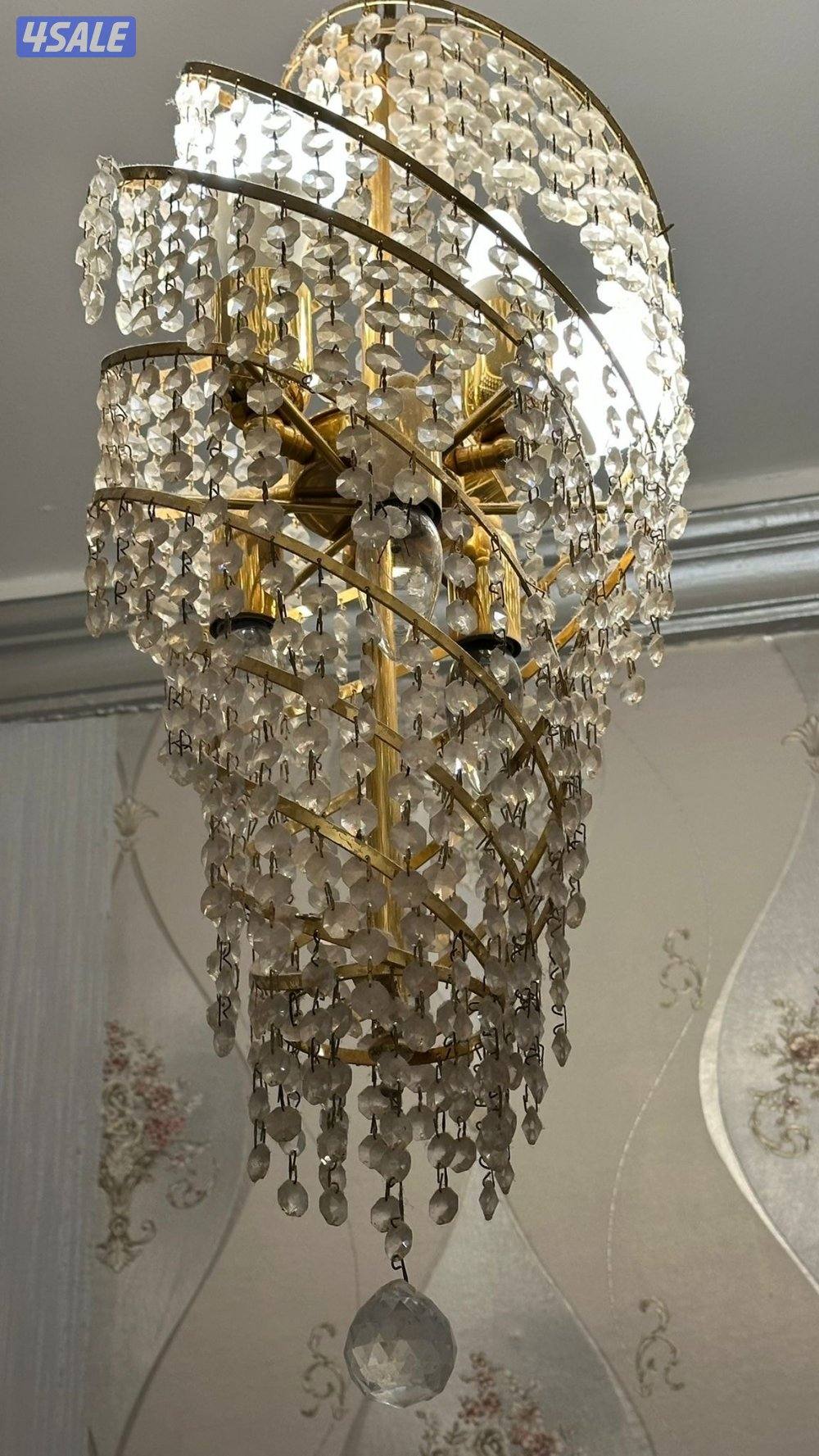 ثريات وطاولات وكونسول1