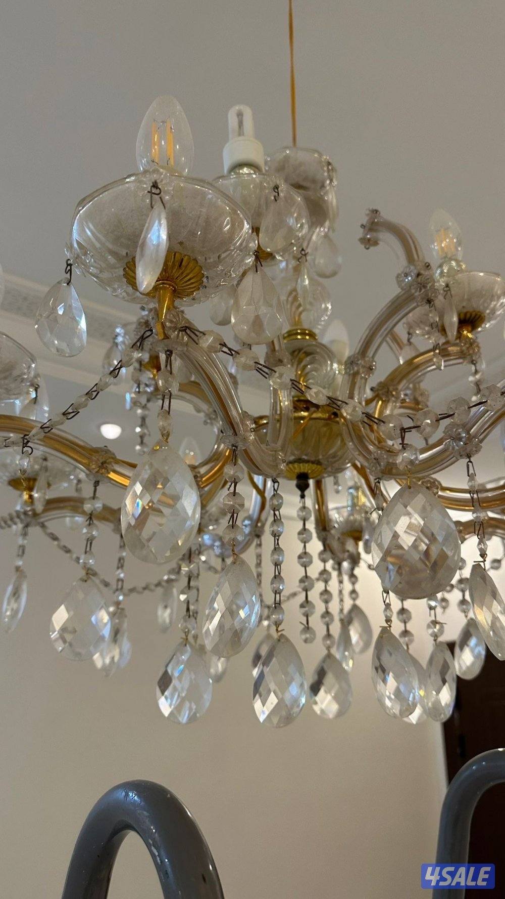 ثريات وطاولات وكونسول4