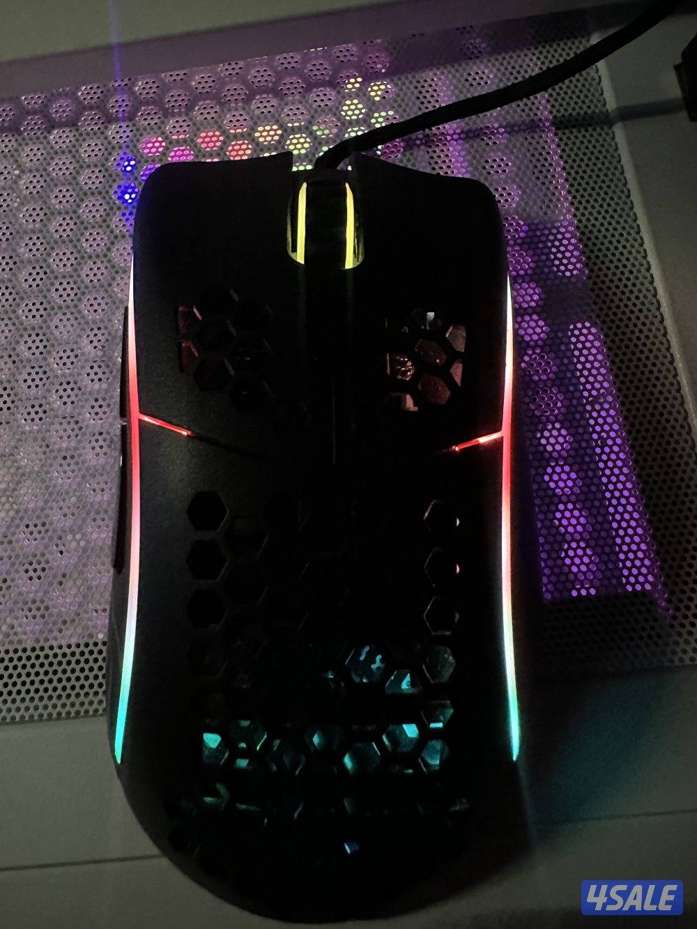 ماوس قيمنق glorious model d matte black خفيف و فيه حساسيه3360 dpi120003