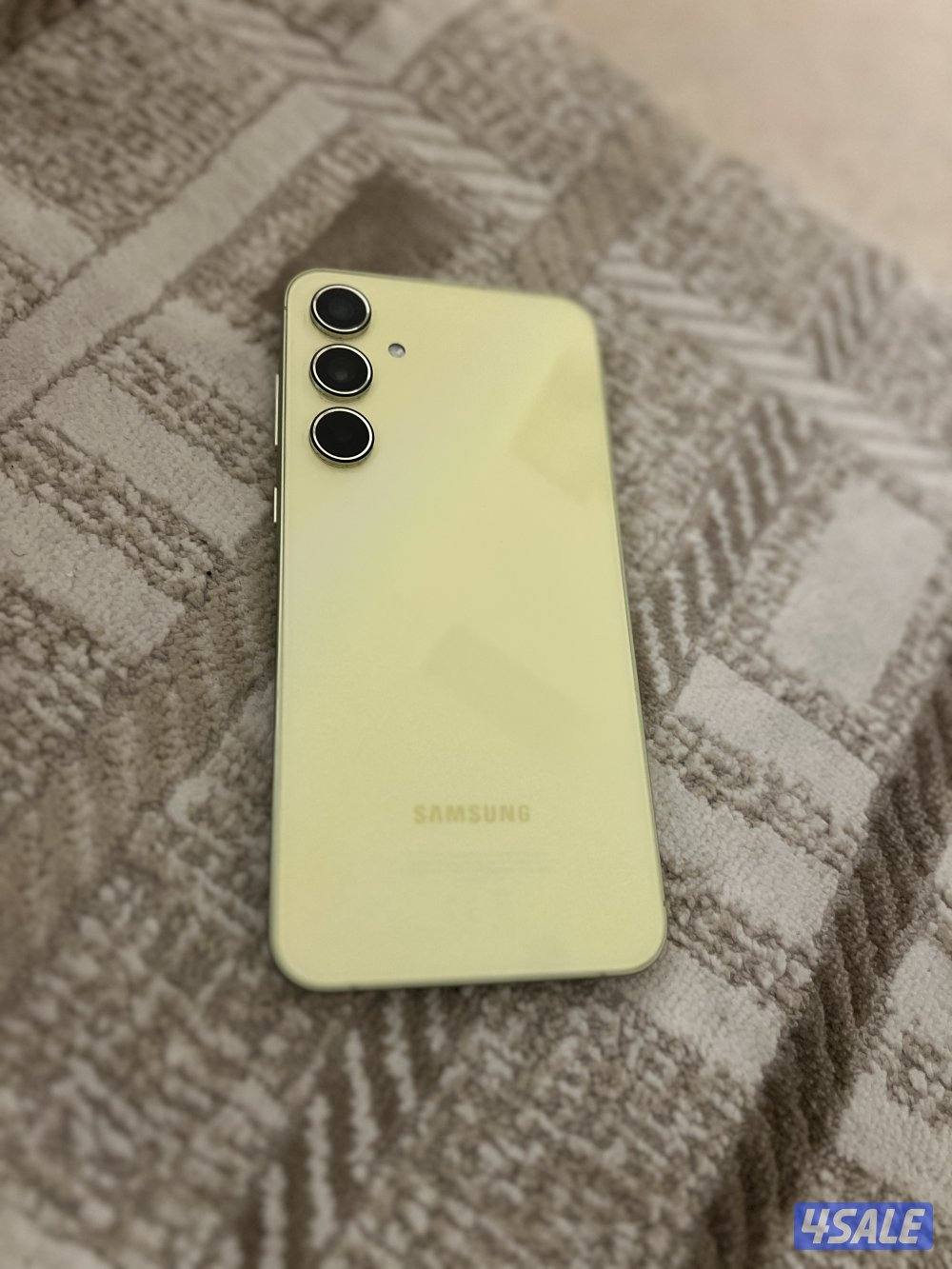 Galaxy A553