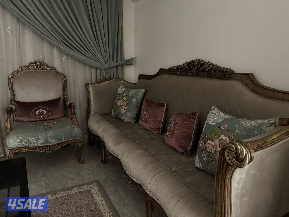 للبيع كنب استقبال بس يبي لهم غسيل3