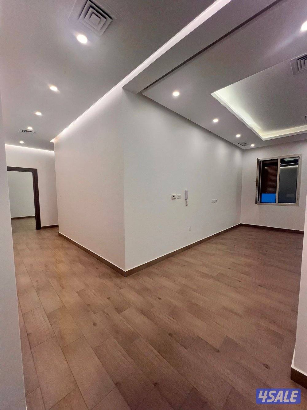 للإيجار شقة جديدة اول ساكن  تشطيب ممتاز  3 غرف نوم1