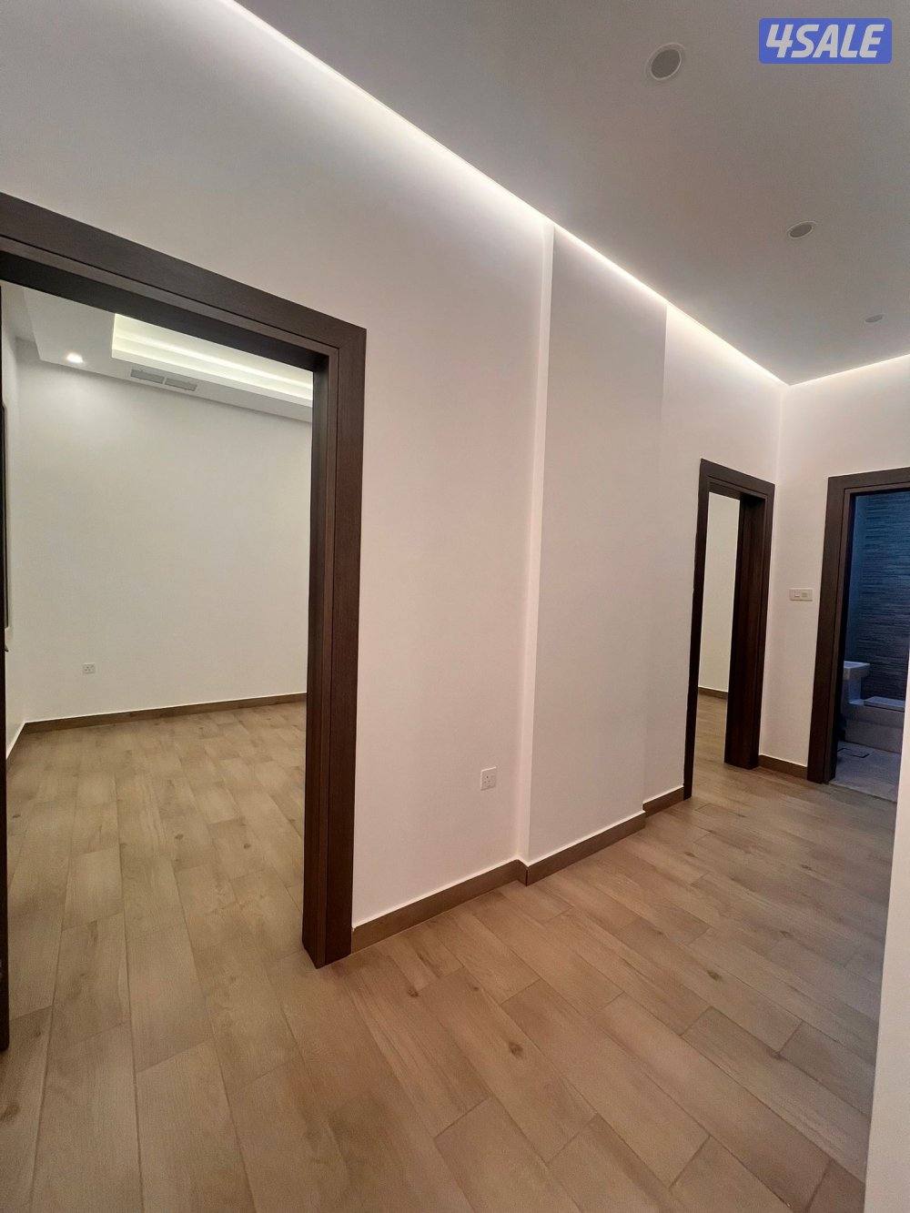 للإيجار شقة جديدة اول ساكن  تشطيب ممتاز  3 غرف نوم3