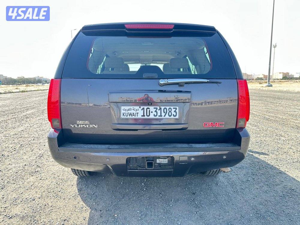 يوكن ٢٠١٠ بحالة ممتازة5