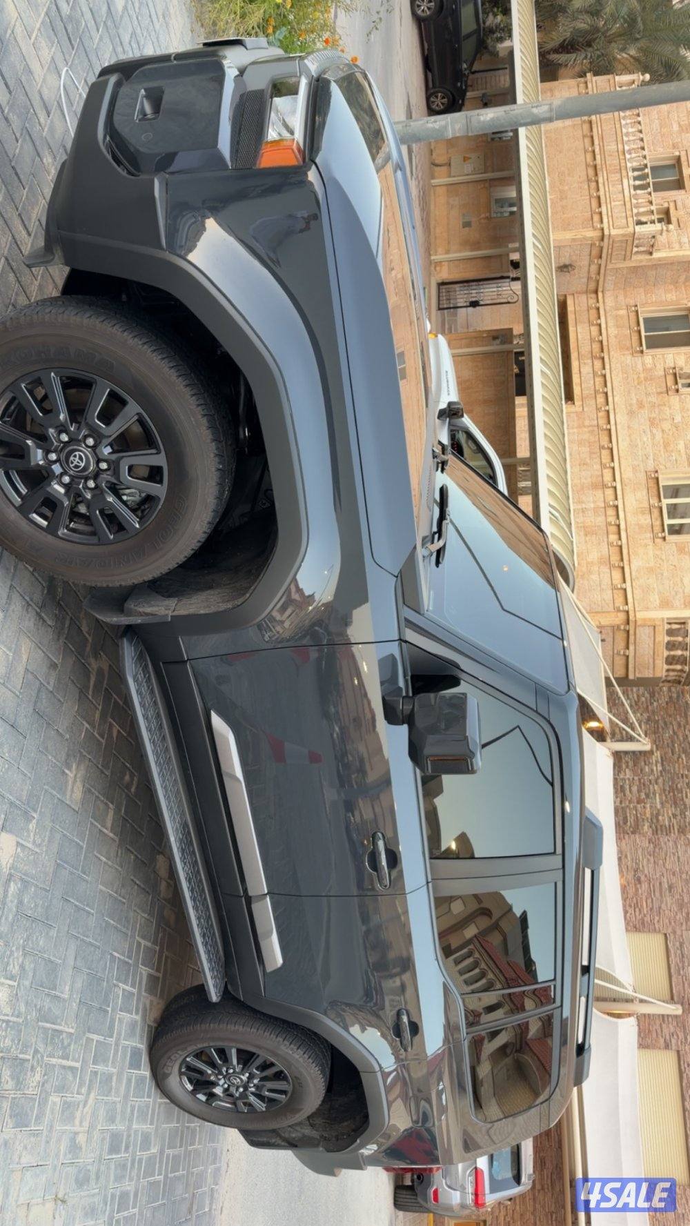 للبيع او للبدل برادو TX موديل السنه ٢٠٢٦ ممشي ٣٠٠٠ km اعلي فئه TX سيار0