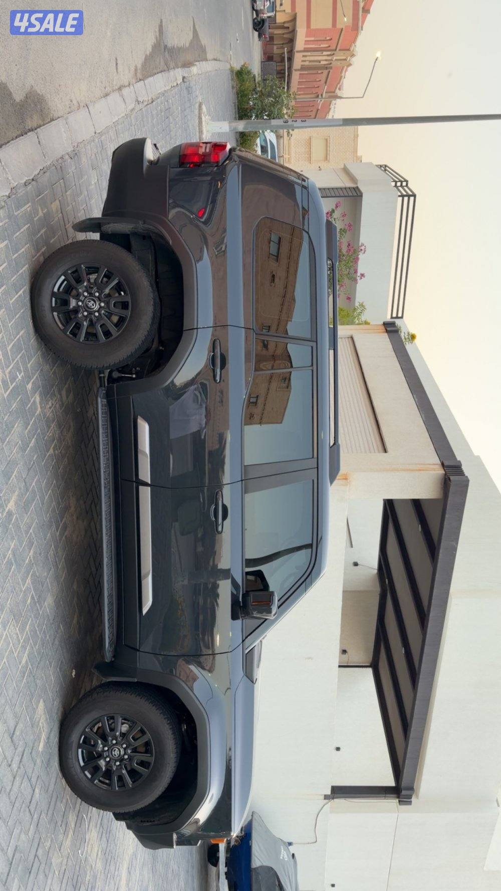 للبيع او للبدل برادو TX موديل السنه ٢٠٢٦ ممشي ٣٠٠٠ km اعلي فئه TX سيار3