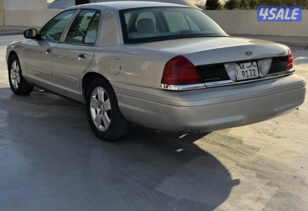 للبيع فورد فكتوريا 2009 ماشيه 1600