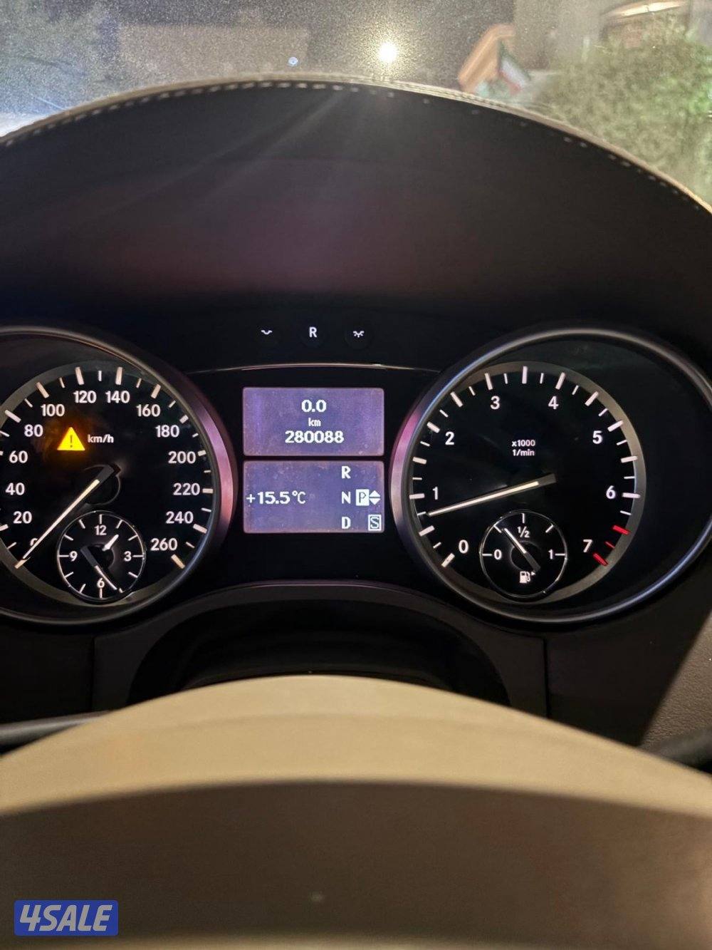 للبيع مرسيدس 500 GL موديل 2010 اللون رصاصي كامل المواصفات شرط الفحص7