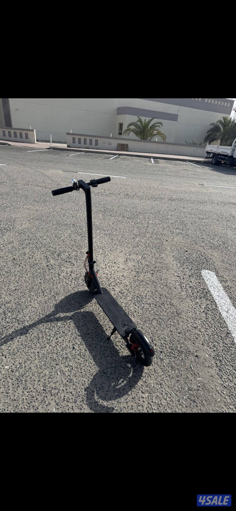 للبيع سكوتر كهربائي 3 سرعات مع إضاءات أمامية وخلفية بريك يتسفط يتحمل1