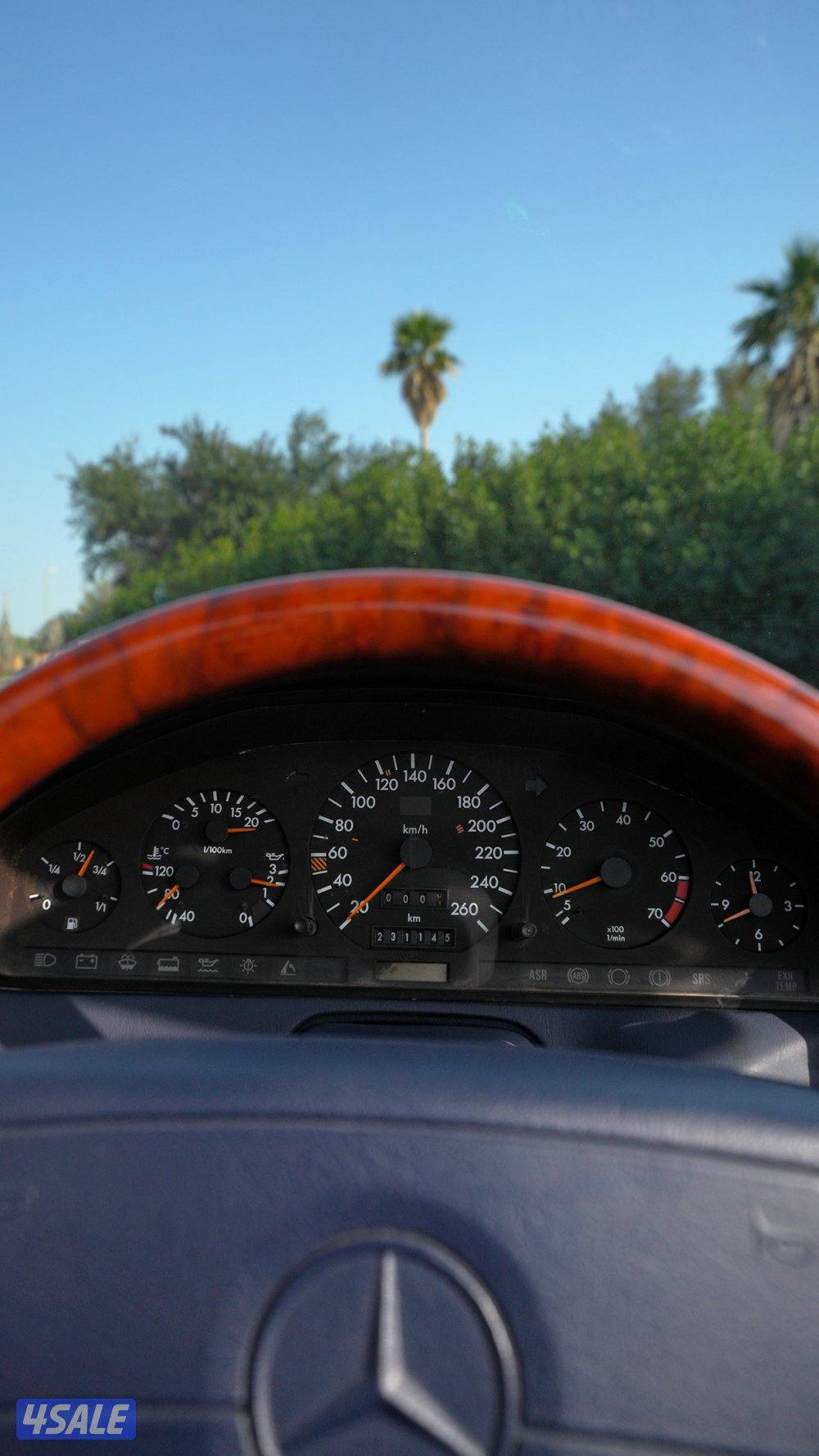 Mercedes Benz SL500 R129 Coupe/Convertible8