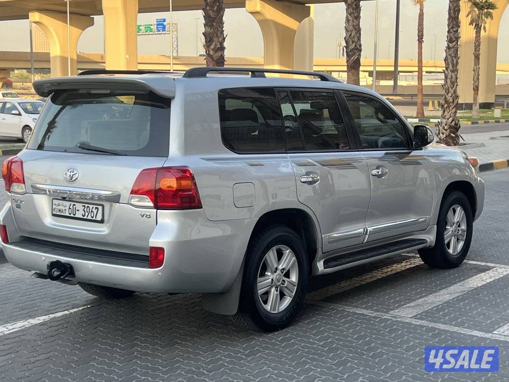 🚩جي اكس ار 2015 صبغ الوكاله 8 سلندر للبيع فقط🚩شرط  الفحص 🚩اللون سلفر🚩0