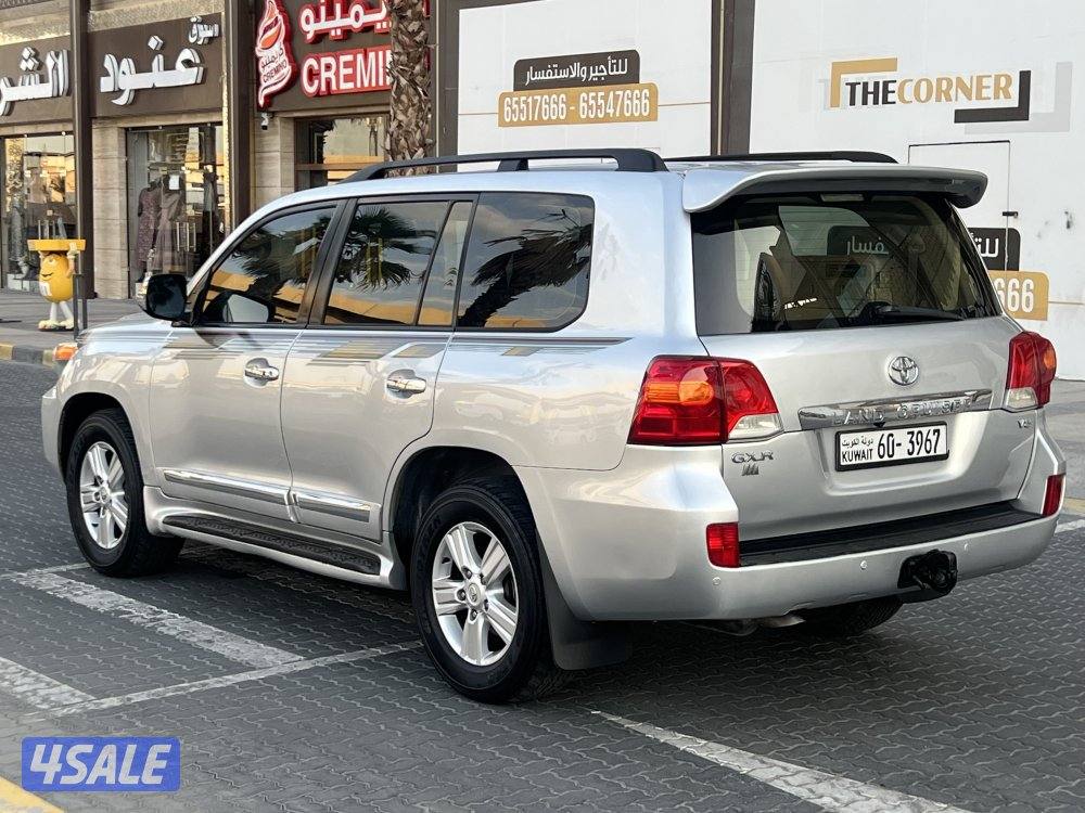 🚩جي اكس ار 2015 صبغ الوكاله 8 سلندر للبيع فقط🚩شرط  الفحص 🚩اللون سلفر🚩1