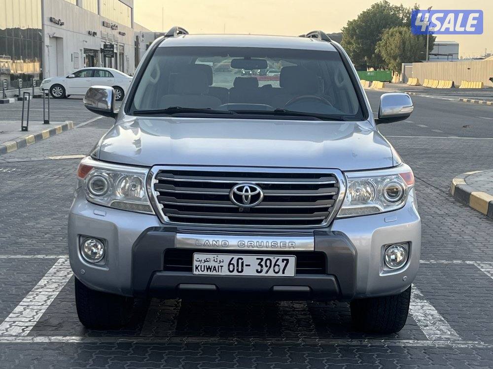 🚩جي اكس ار 2015 صبغ الوكاله 8 سلندر للبيع فقط🚩شرط  الفحص 🚩اللون سلفر🚩2