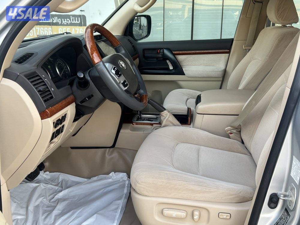 🚩جي اكس ار 2015 صبغ الوكاله 8 سلندر للبيع فقط🚩شرط  الفحص 🚩اللون سلفر🚩8