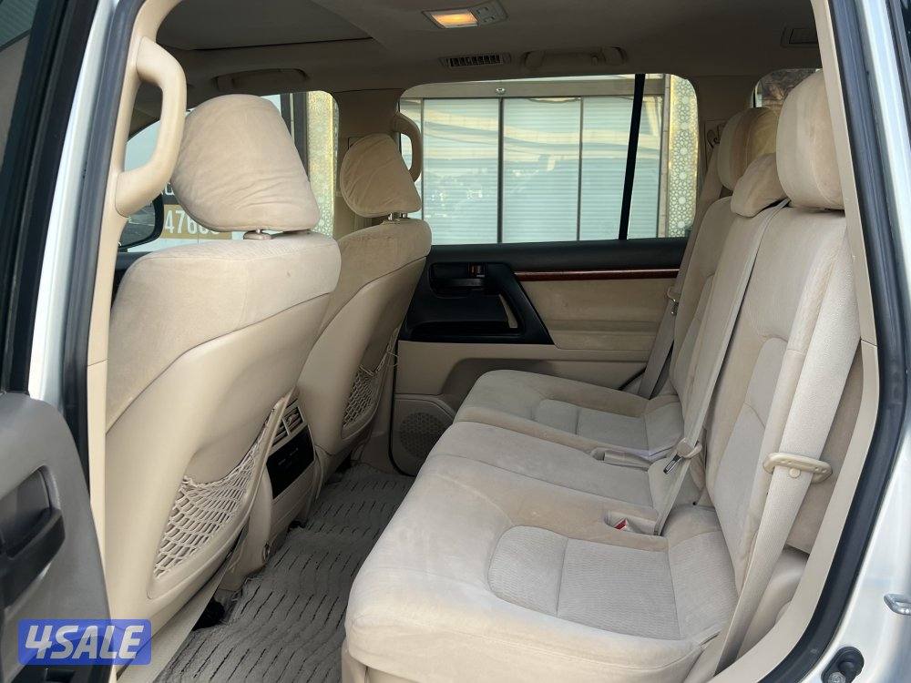 🚩جي اكس ار 2015 صبغ الوكاله 8 سلندر للبيع فقط🚩شرط  الفحص 🚩اللون سلفر🚩9