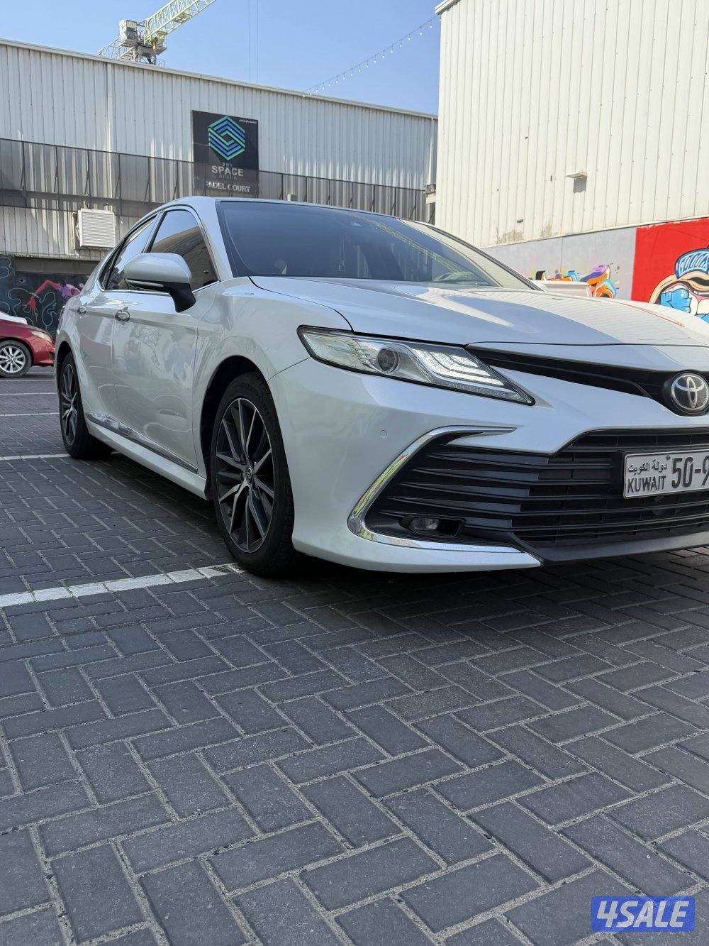 للبيع كامري لمتد 6 سلندر 20221