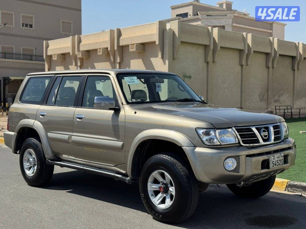 سفاري 2002 حجم مكينه 4800 سيرفيس كامل مسويله هيئه جامده0