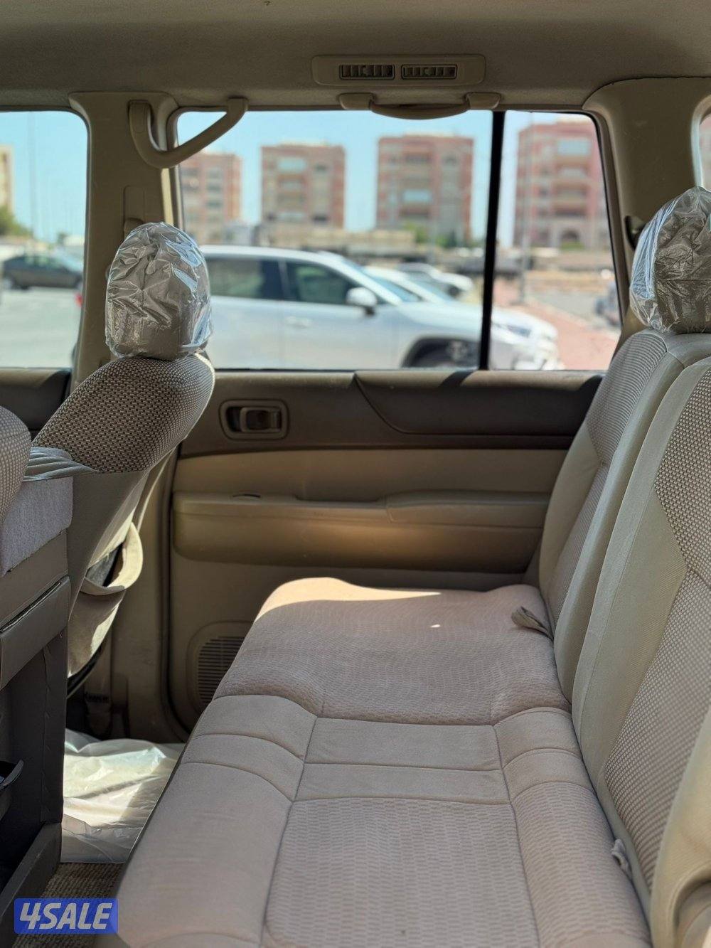 سفاري 2002 حجم مكينه 4800 سيرفيس كامل مسويله هيئه جامده8