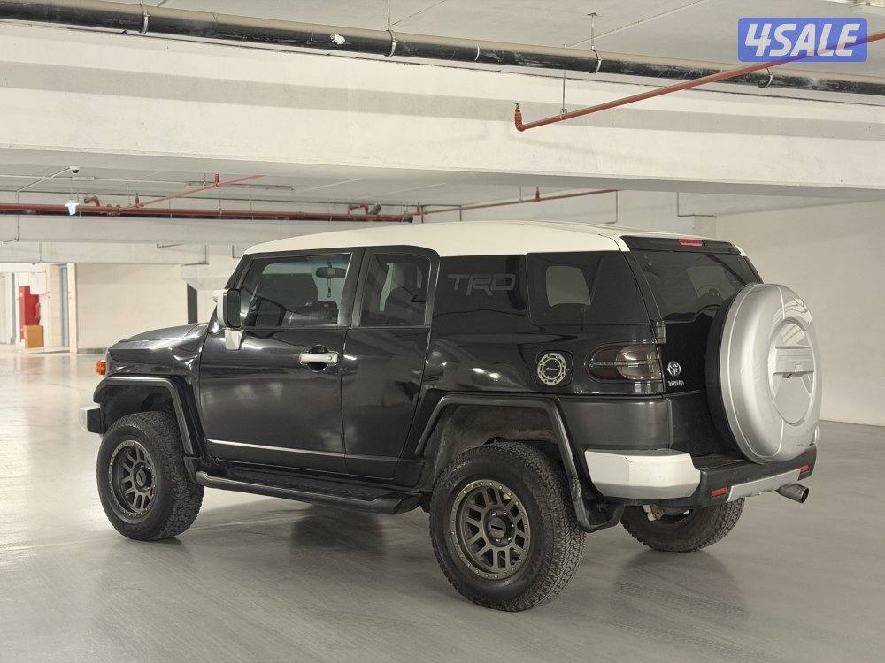 تويوتا FJ موديل 2009 بحاله ممتازه نقبل بعروض التثمين و البدل3