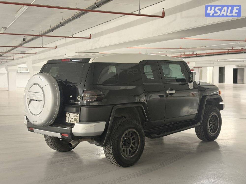 تويوتا FJ موديل 2009 بحاله ممتازه نقبل بعروض التثمين و البدل8