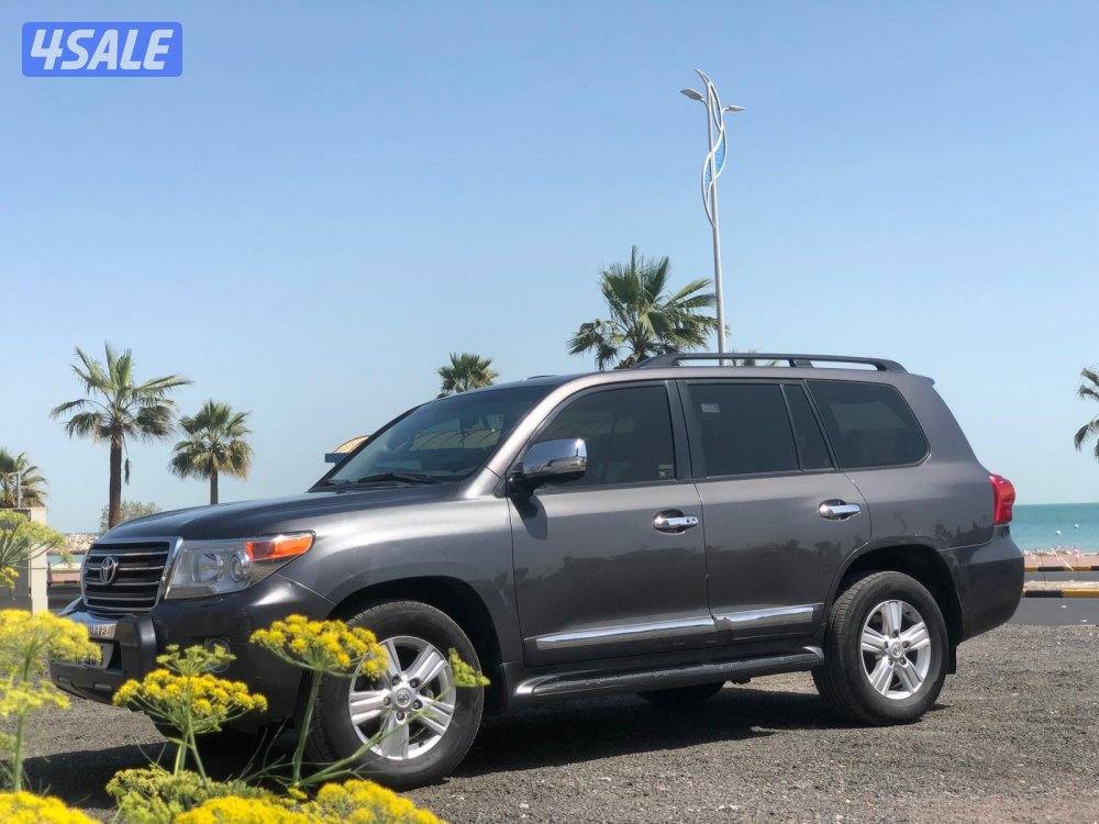 للبيع لاند كروزر GXR موديل 20152