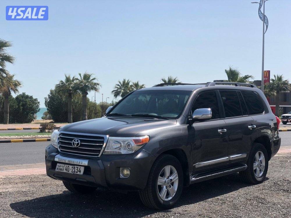 للبيع لاند كروزر GXR موديل 20155