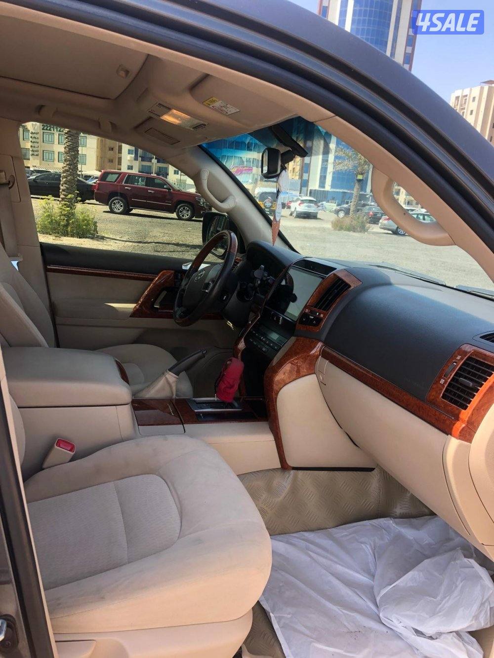 للبيع لاند كروزر GXR موديل 201511