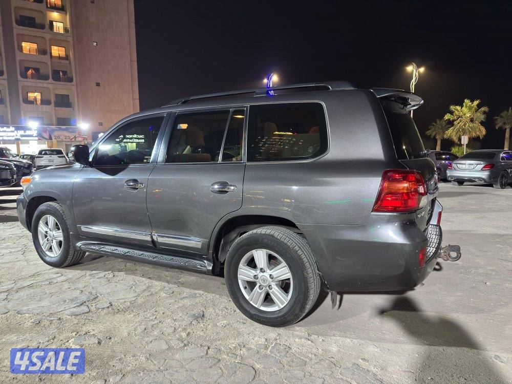 للبيع لاند كروزر GXR موديل 201515