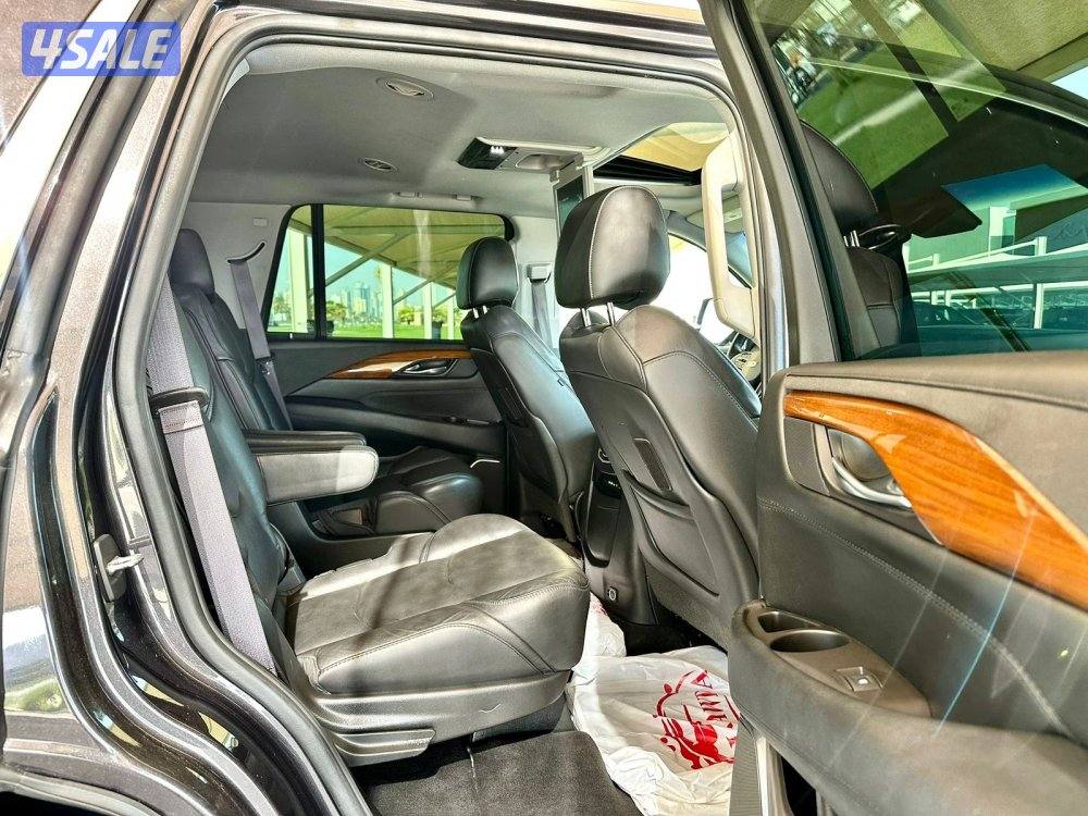 كاديلاك إسكاليد - الموديل : 2016 - العداد: 1709