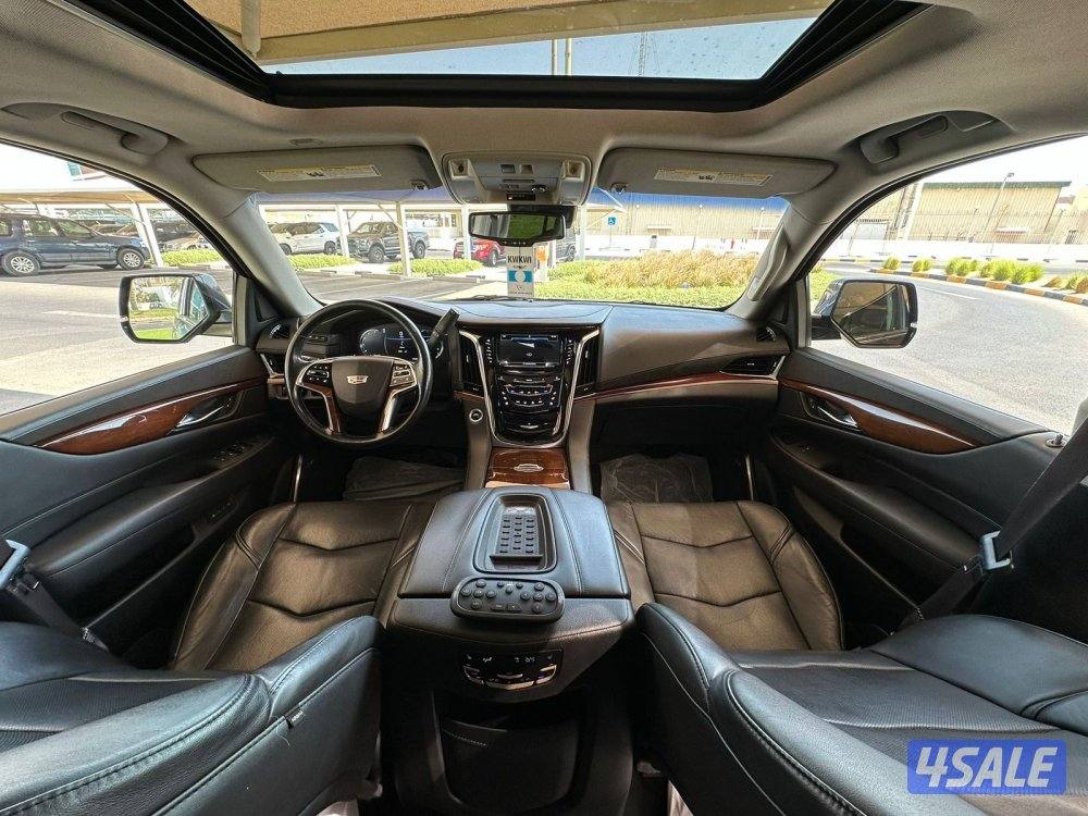 كاديلاك إسكاليد - الموديل : 2016 - العداد: 17010