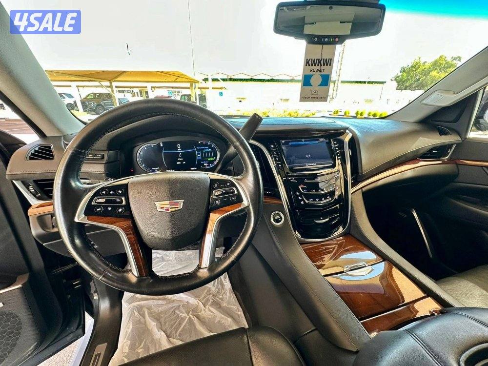 كاديلاك إسكاليد - الموديل : 2016 - العداد: 17015