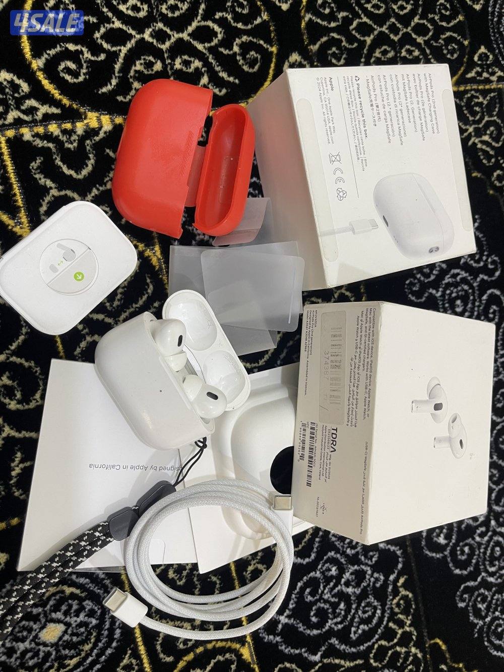 للبيع ايربود ابل برو تو 2 شحن تايب سي مع الاغراض الكرتون والواير0