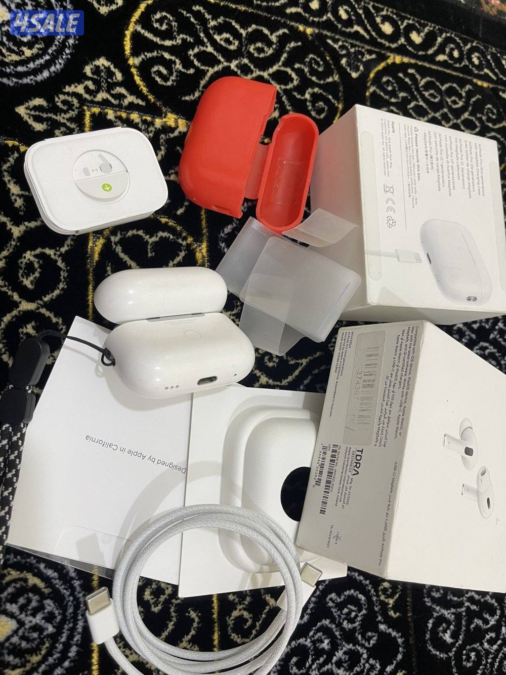للبيع ايربود ابل برو تو 2 شحن تايب سي مع الاغراض الكرتون والواير9