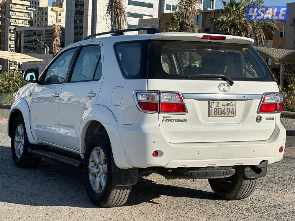 للبيع تويوتا فورتنر ٦ سلندر وارد الساير3