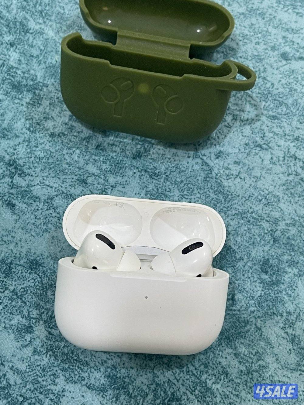 سماعة ابل برو الاصلية برو نظيفة وشغالة زين مع الغطاء والواير4