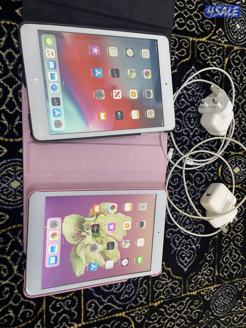 ايبادين ابل ميني  2 شغالين تمام ما فيهم شي مع الشحن والواير وبوك0