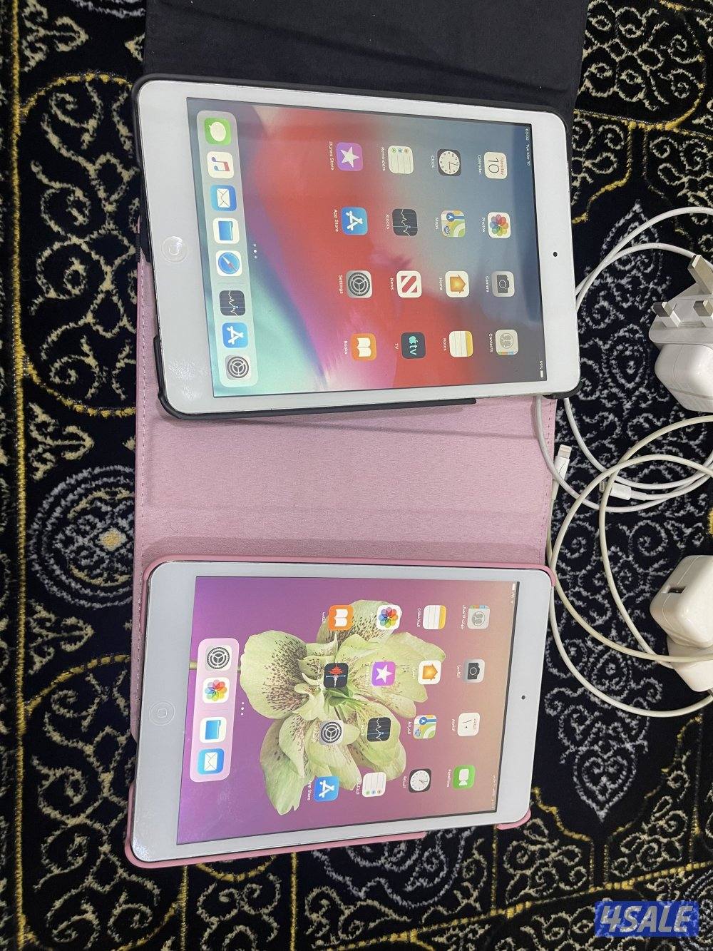 ايبادين ابل ميني  2 شغالين تمام ما فيهم شي مع الشحن والواير وبوك4