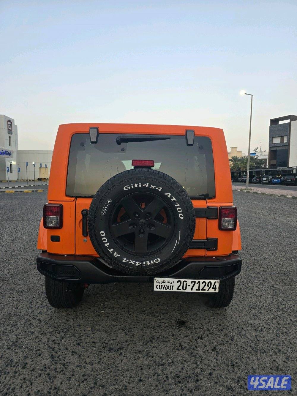 جيب رانجلر صحاري ٢٠١٣2