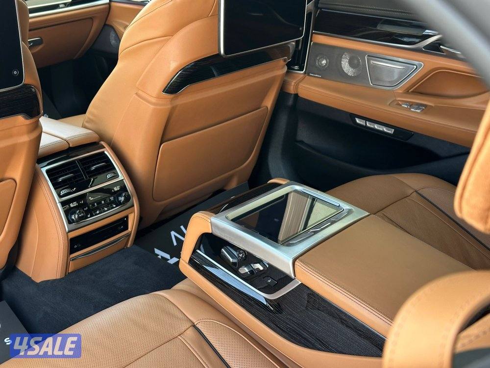 بي ام دبليو750LI موديل2016 عداد26الف وارد الغانم بحاله نادره جداً9