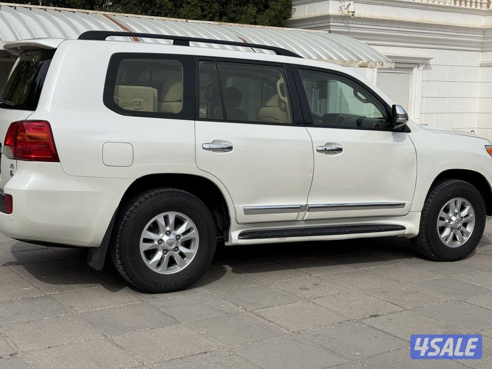 للبيع لاند صبغ الوكاله في قطعتين او ثلاث ماشي ٣٠٠٠٠٠ شرط الفحص قير مكي1